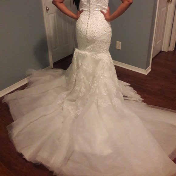 Never worn white sparkly bridal gown! - Picture 6 of 8
